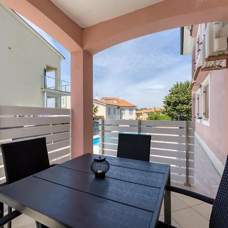Sunny Volme Apartment *