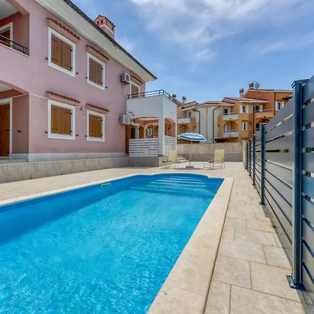 Sunny Volme Apartment *